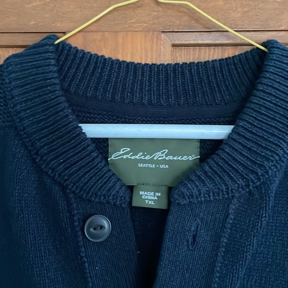 Eddie Bauer 2 button sweater, XLT - Picture 5 of 9